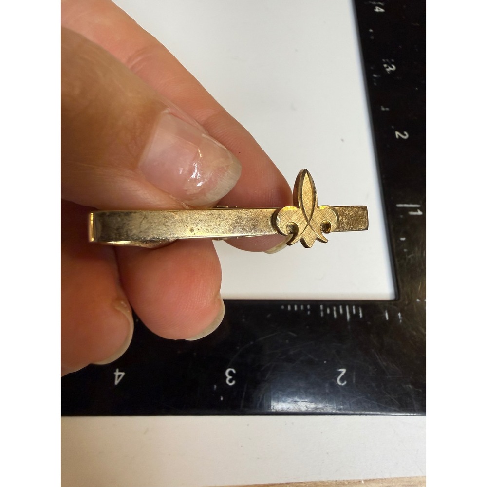Vintage Swank Gold Tone Fleur De Lis Tie Clip Mens Accessory Alligator Clasp